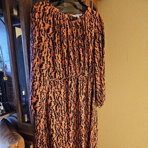 Elizabeth and James Beautiful Dress